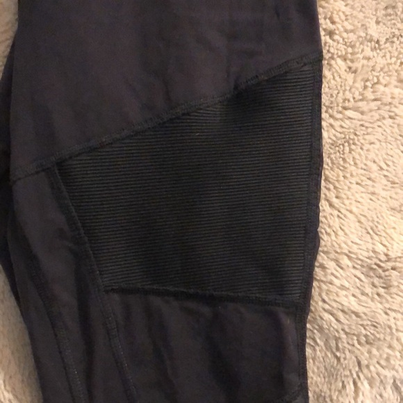 🔹4 for $30 Small Reebok Black Workout Leggings - Picture 2 of 7